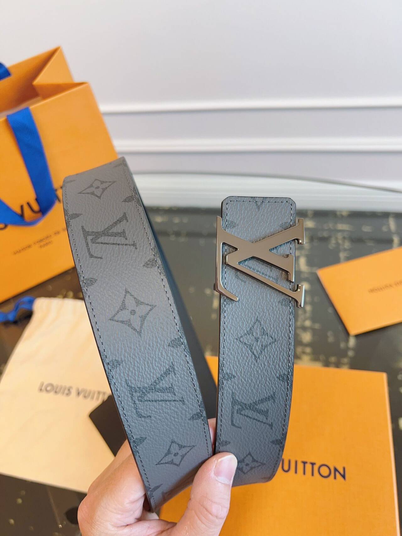 LV Initiales Reversible Belt