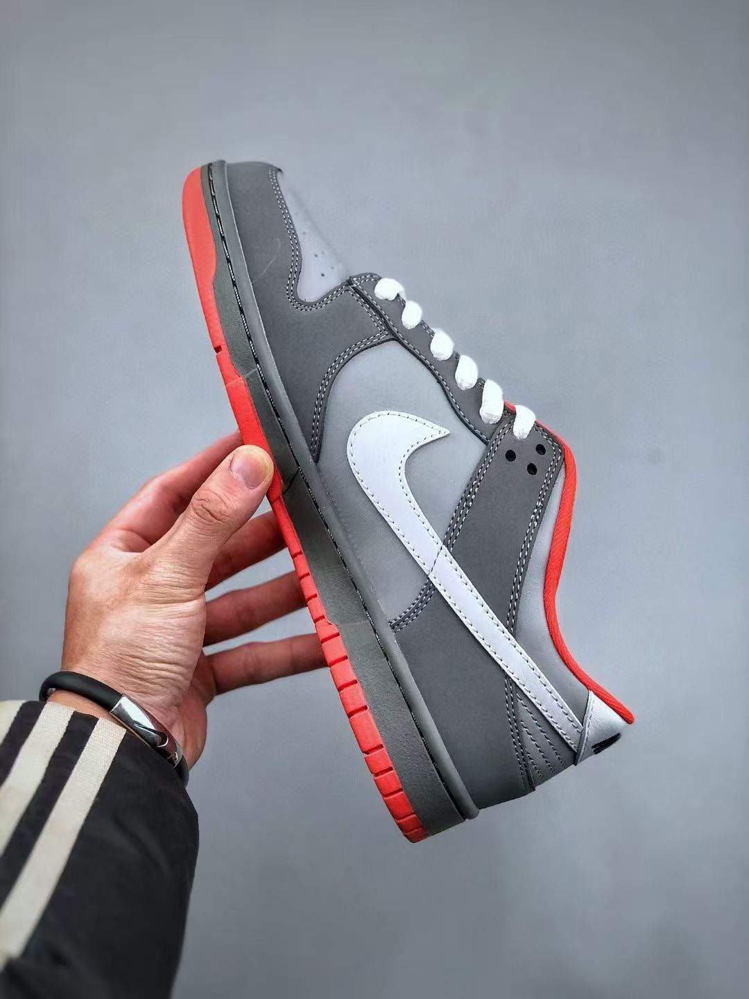Nike SB Dunk Low Staple NYC Pigeon Men's 304292-011