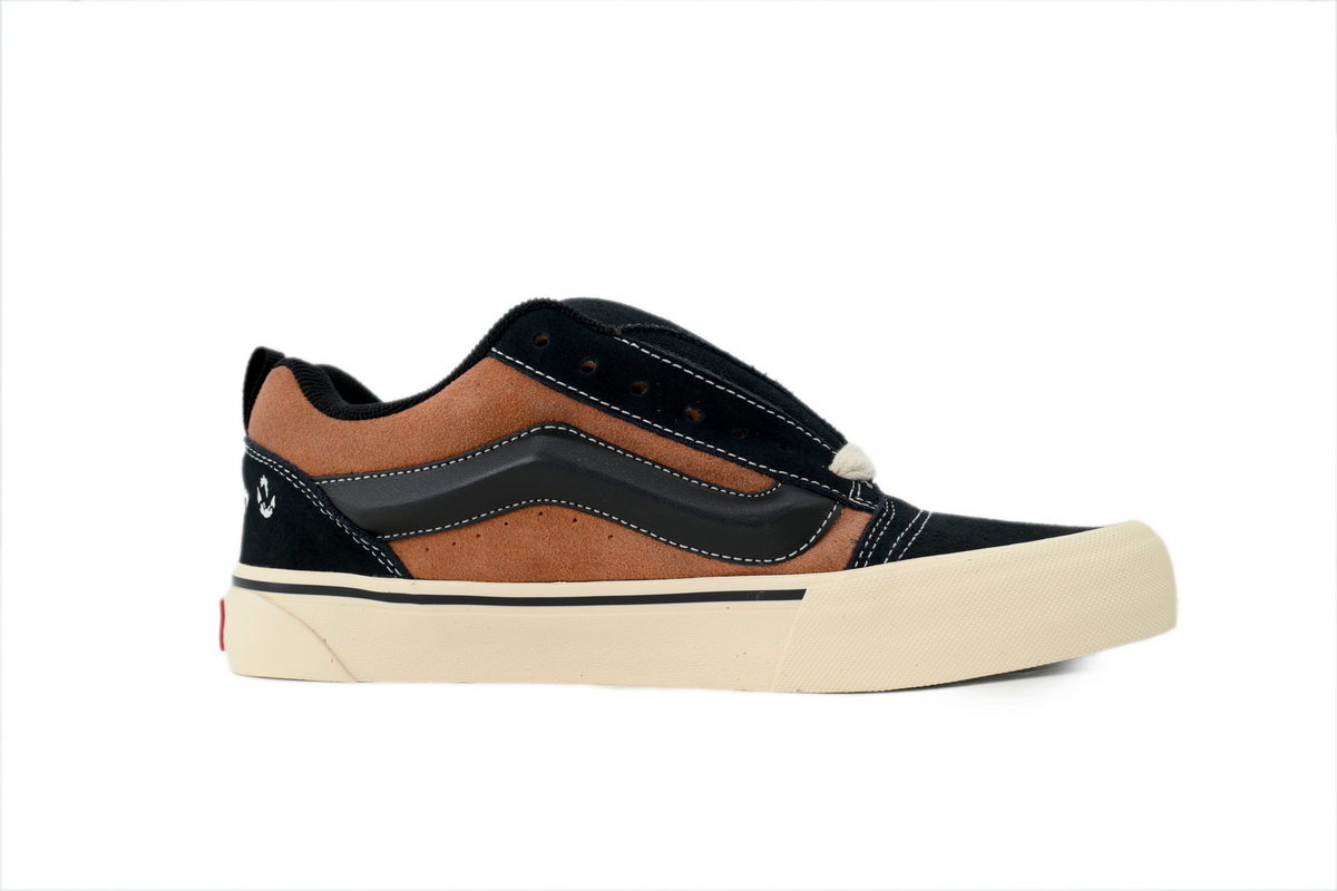 Disney x Vans Knu Skool Scar VN0009QCYS8