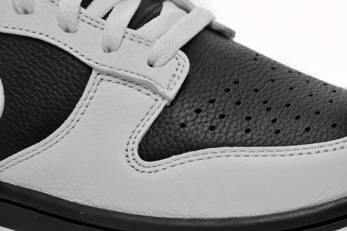 Nike Dunk Low Reverse Panda FD9064-011