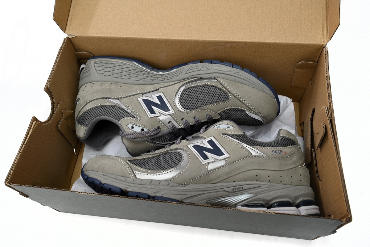 New Balance 2002R Light Grey M2002RA