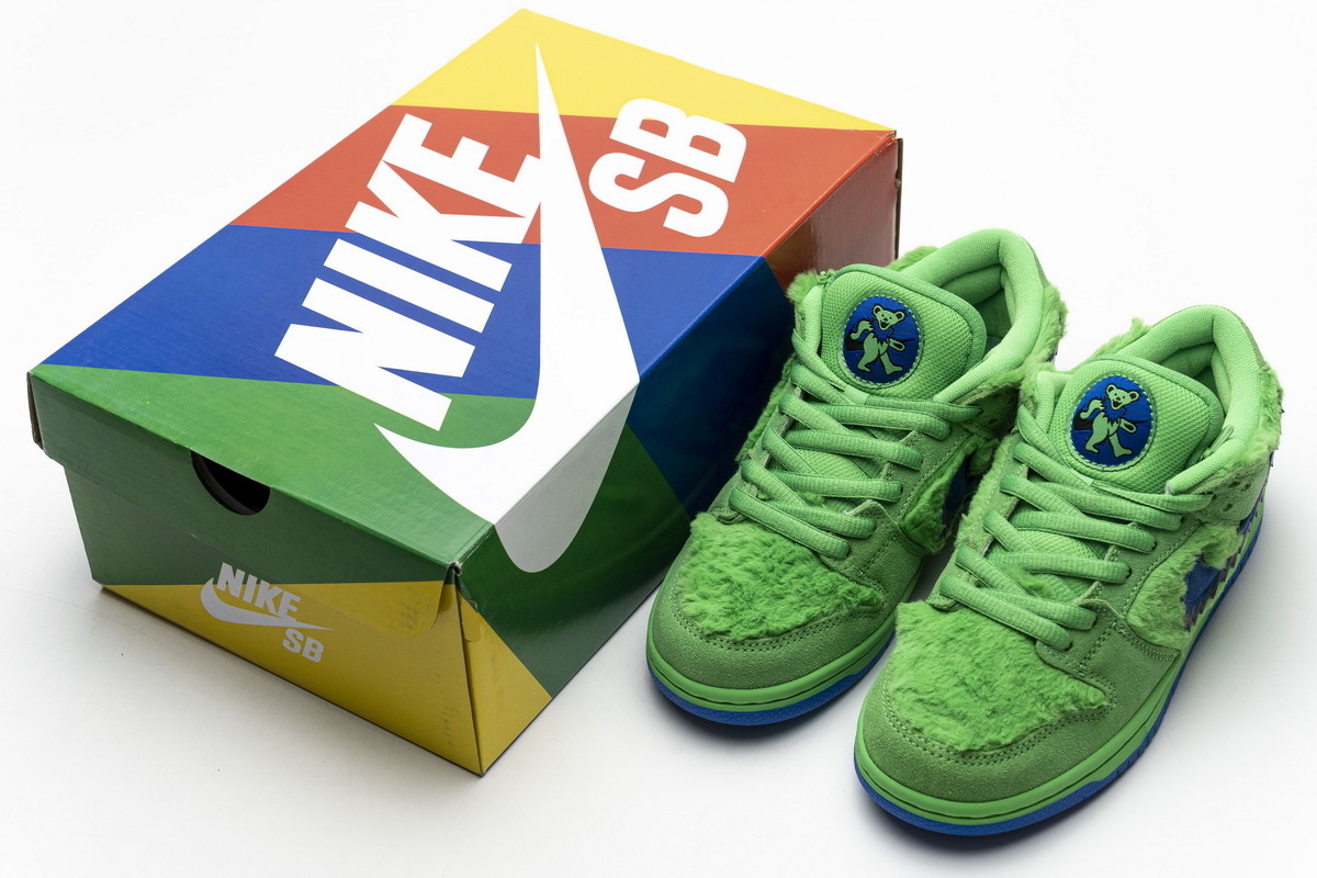 Grateful Dead x Nike SB Dunk Low Green Bear CJ5378-300