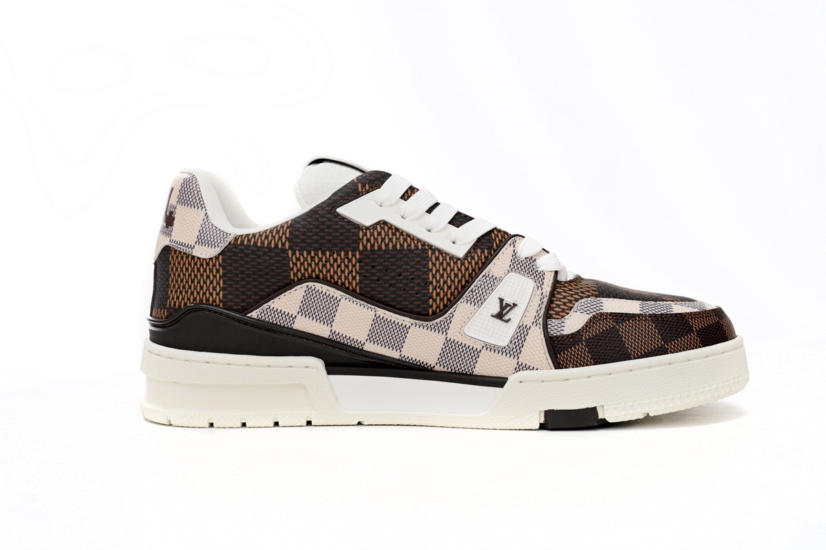 Louis Vuitton Trainer Brown 1AAST3