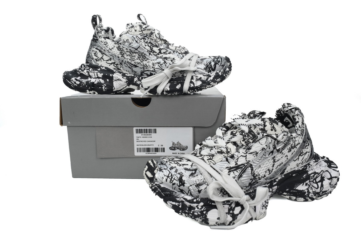 Balenciaga 3XL Sneaker in White Graffiti 734731 W3XDC 0135
