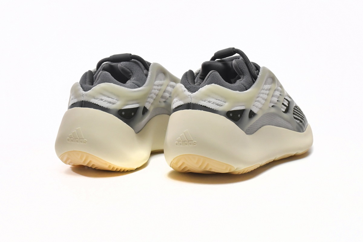 adidas Yeezy 700 V3 Fade Salt ID1674