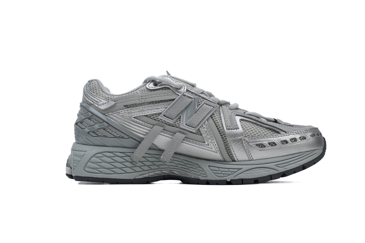 New Balance 1906A Concrete Silver Metallic M1906AG