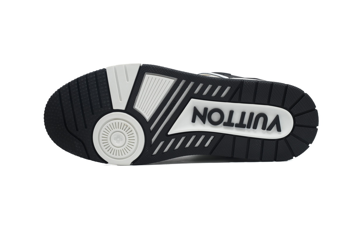 Louis Vuitton Trainer Black White