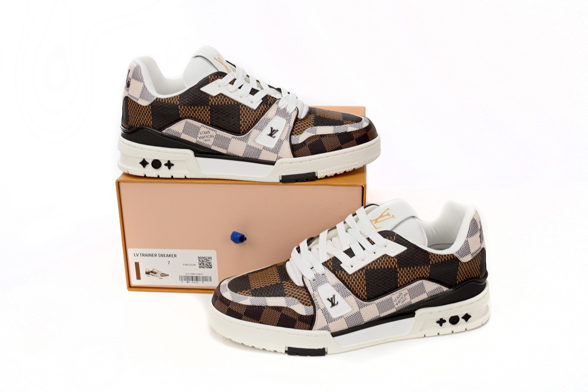 Louis Vuitton Trainer Brown 1AAST3