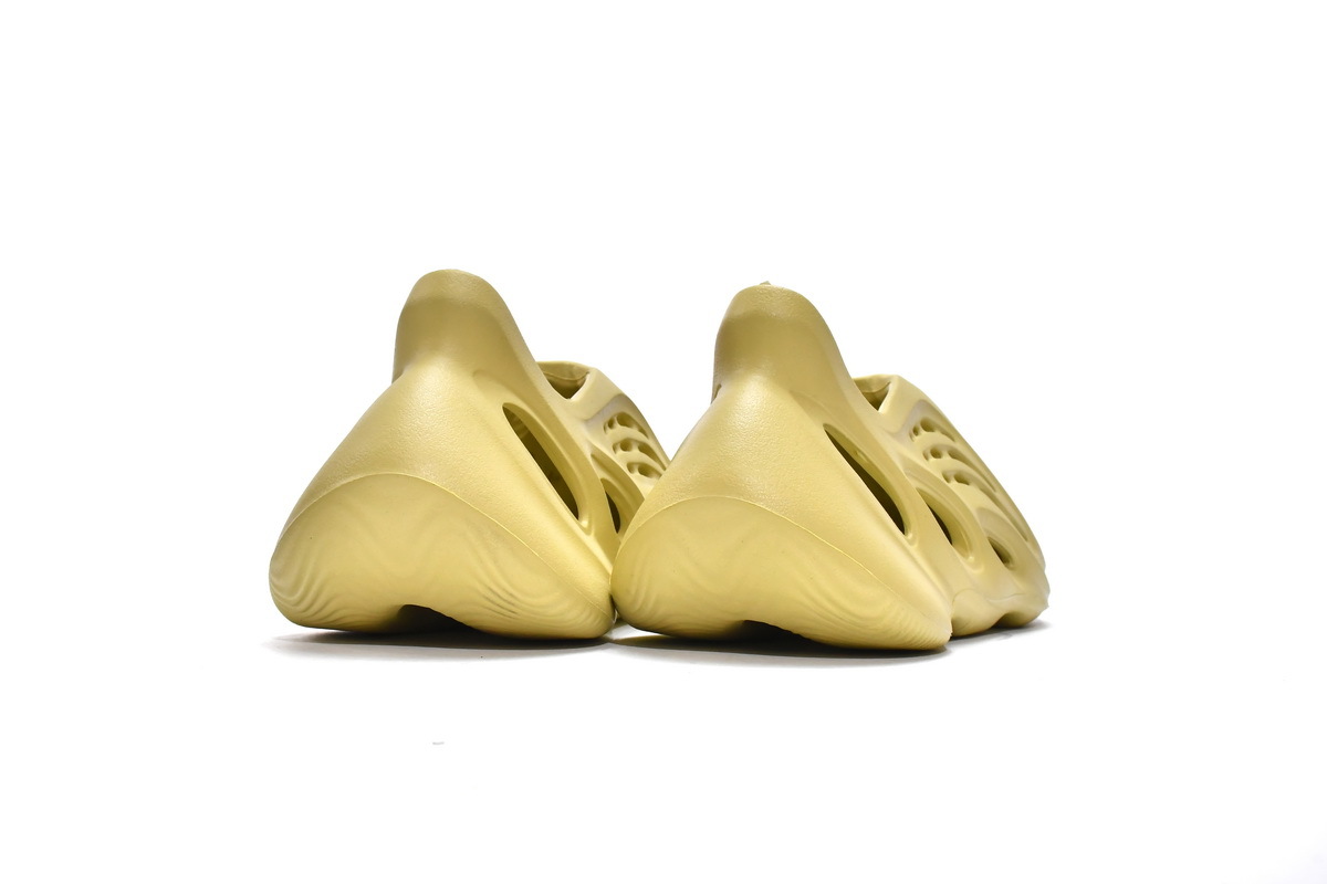 adidas Yeezy Foam Runner Sulfur GV6775