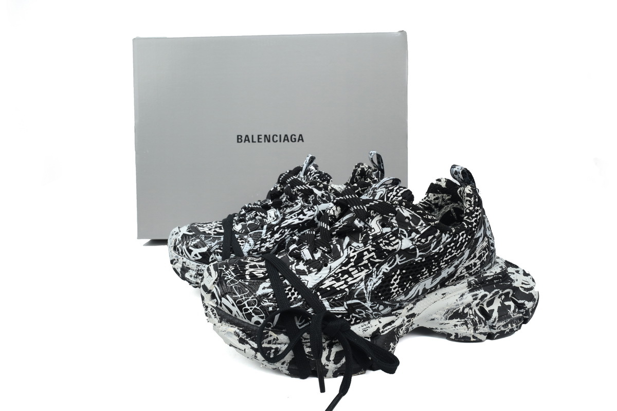 Balenciaga 3XL Sneaker in Black Graffiti 734731 W3XDC 0236