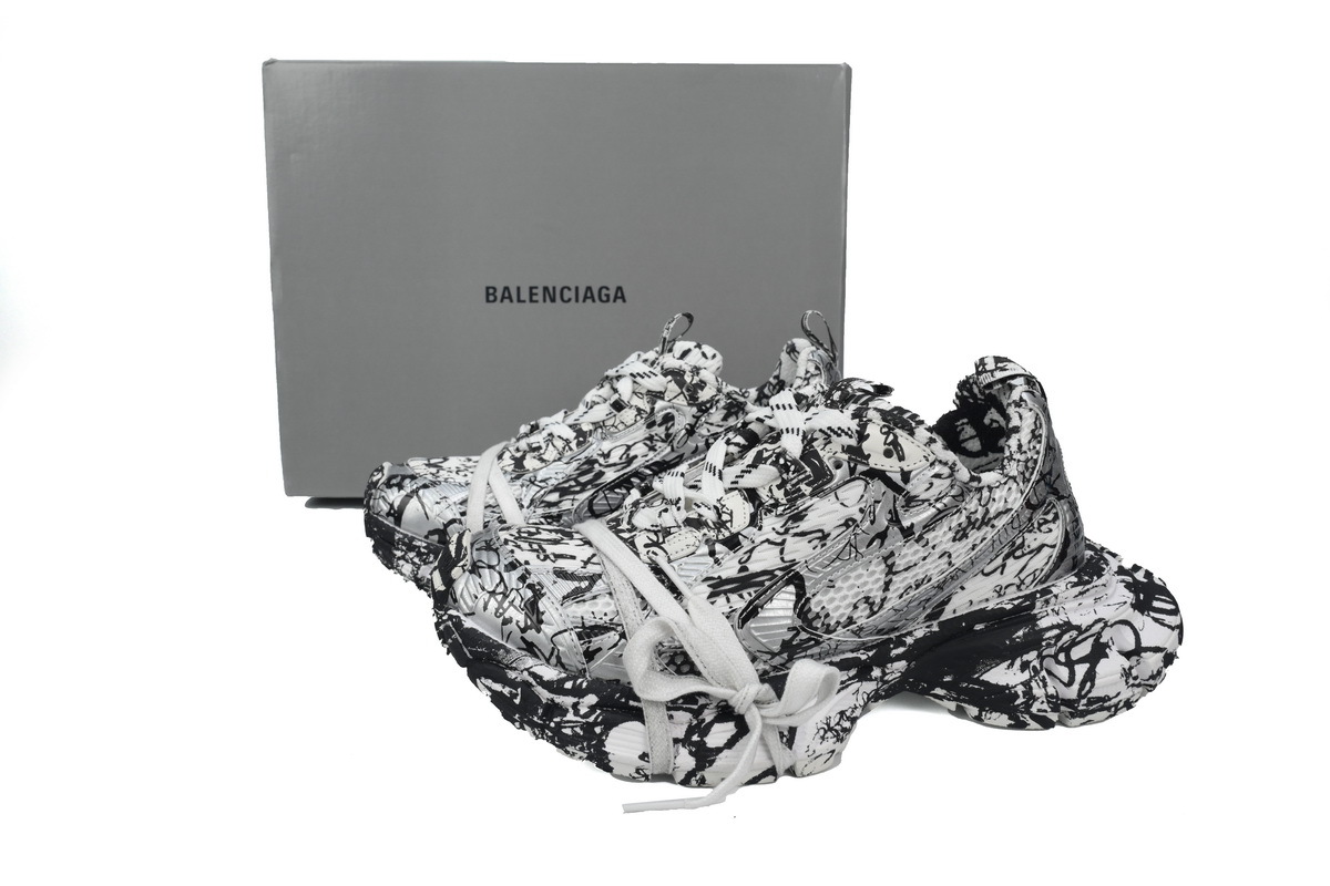 Balenciaga 3XL Sneaker in White Graffiti 734731 W3XDC 0135