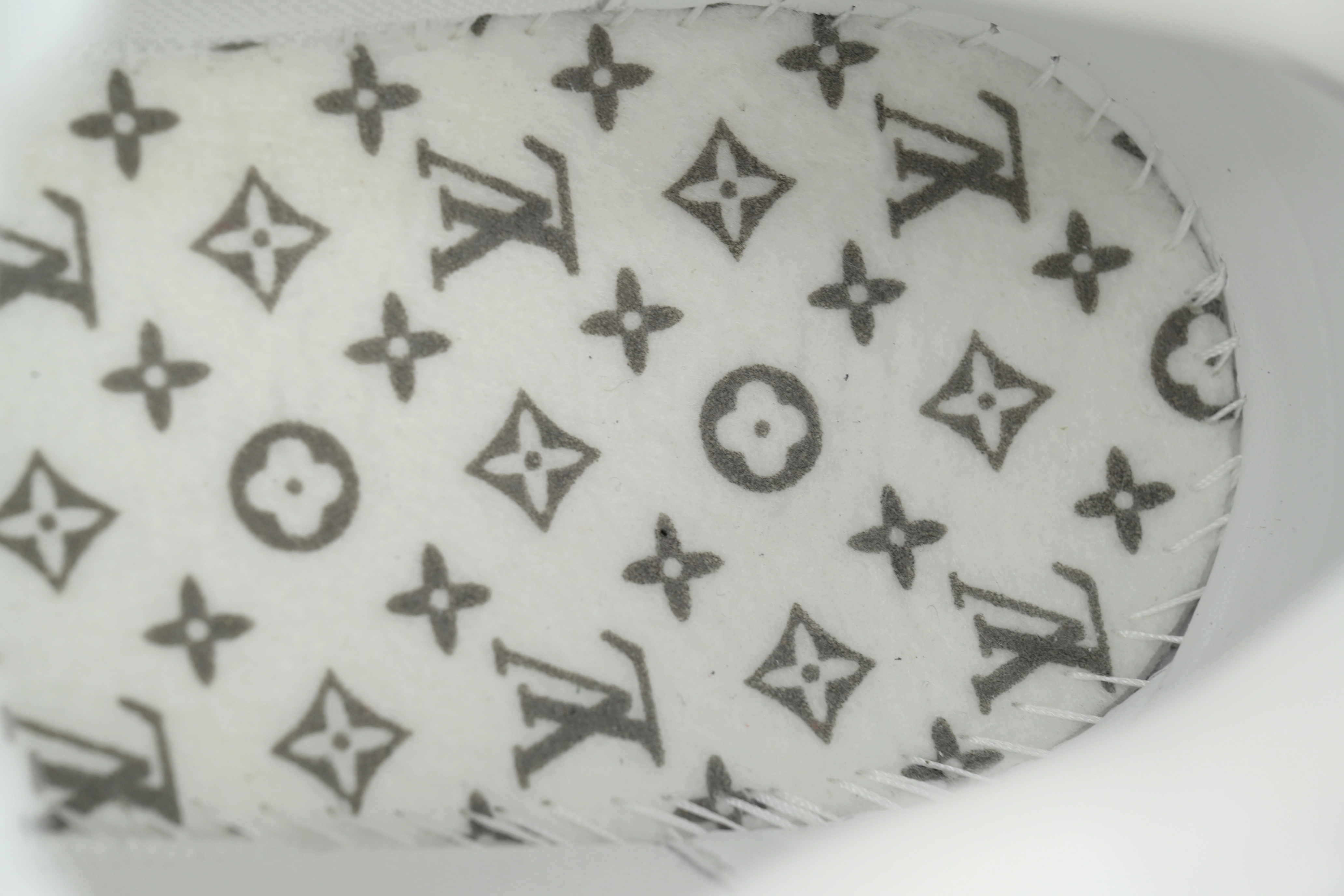 Louis Vuitton Runner Classic Sneaker White 1AHSTF