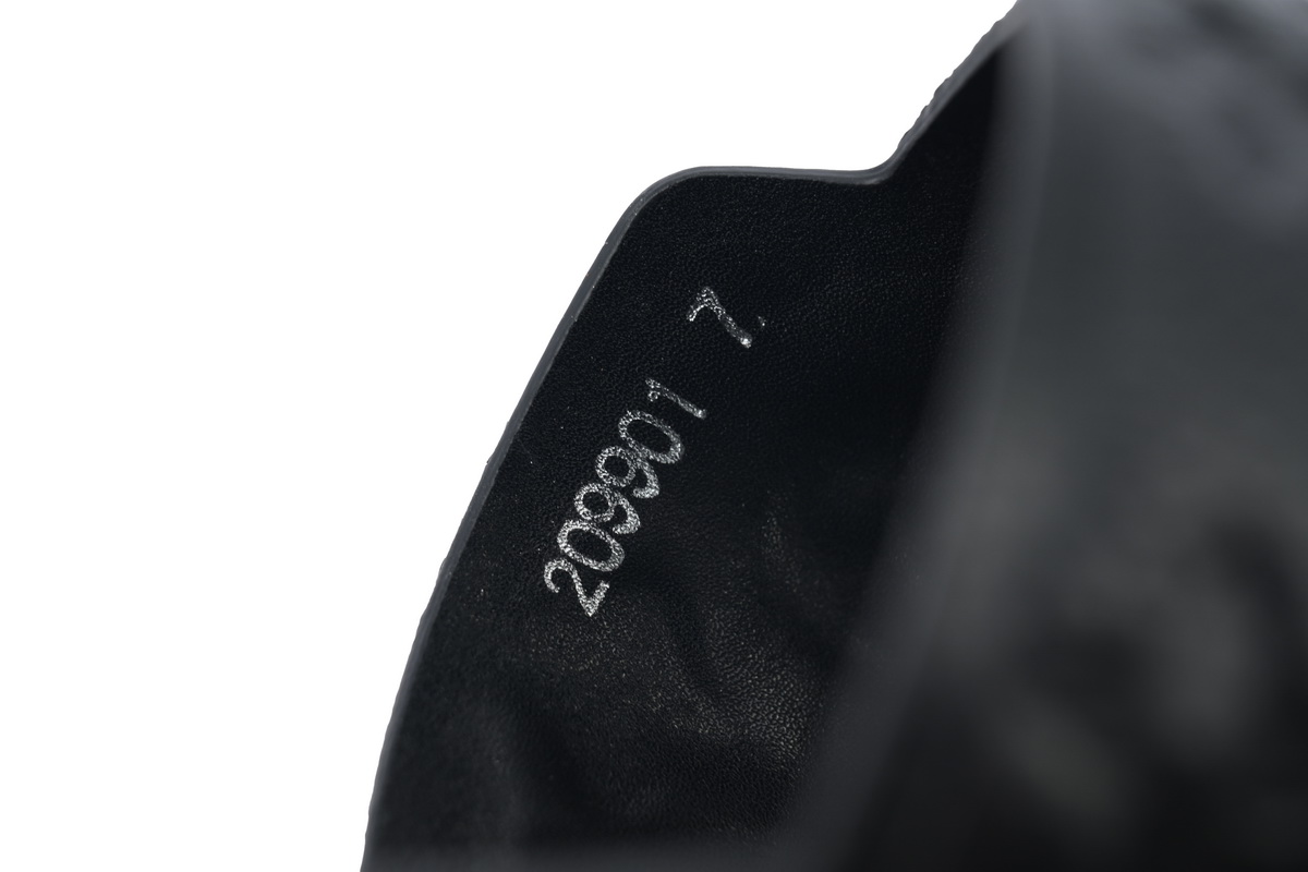 LOUIS VUITTON Oasis Black Embossing