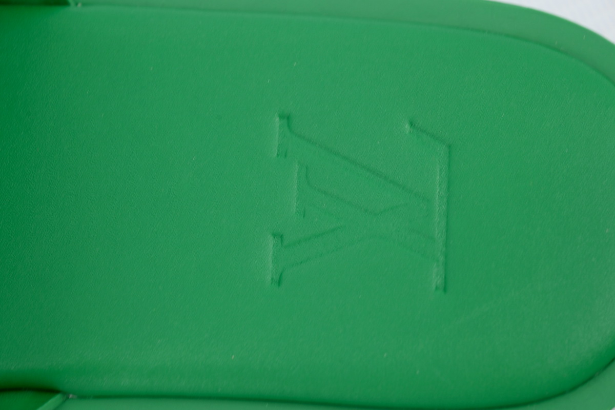 LOUIS VUITTON Oasis Green Grid