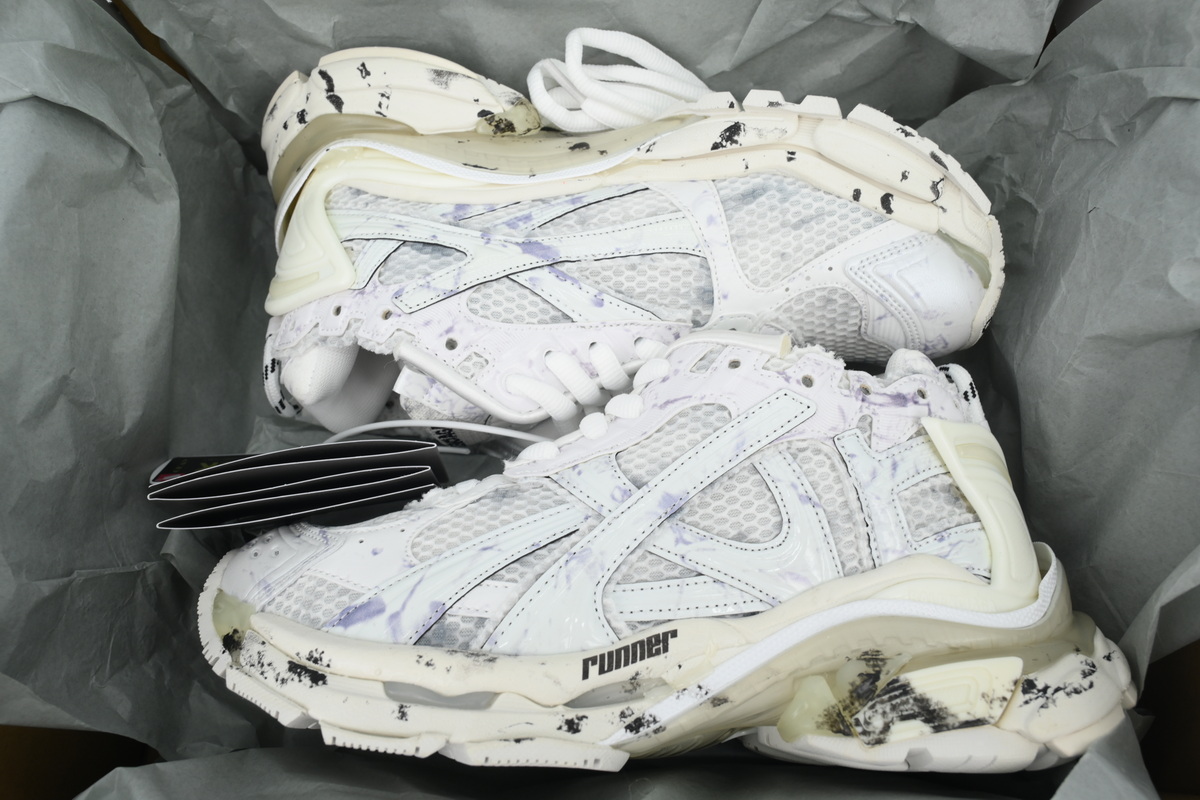 Balenciaga Runner Sneaker White Graffiti 772767 W3RNY 2301