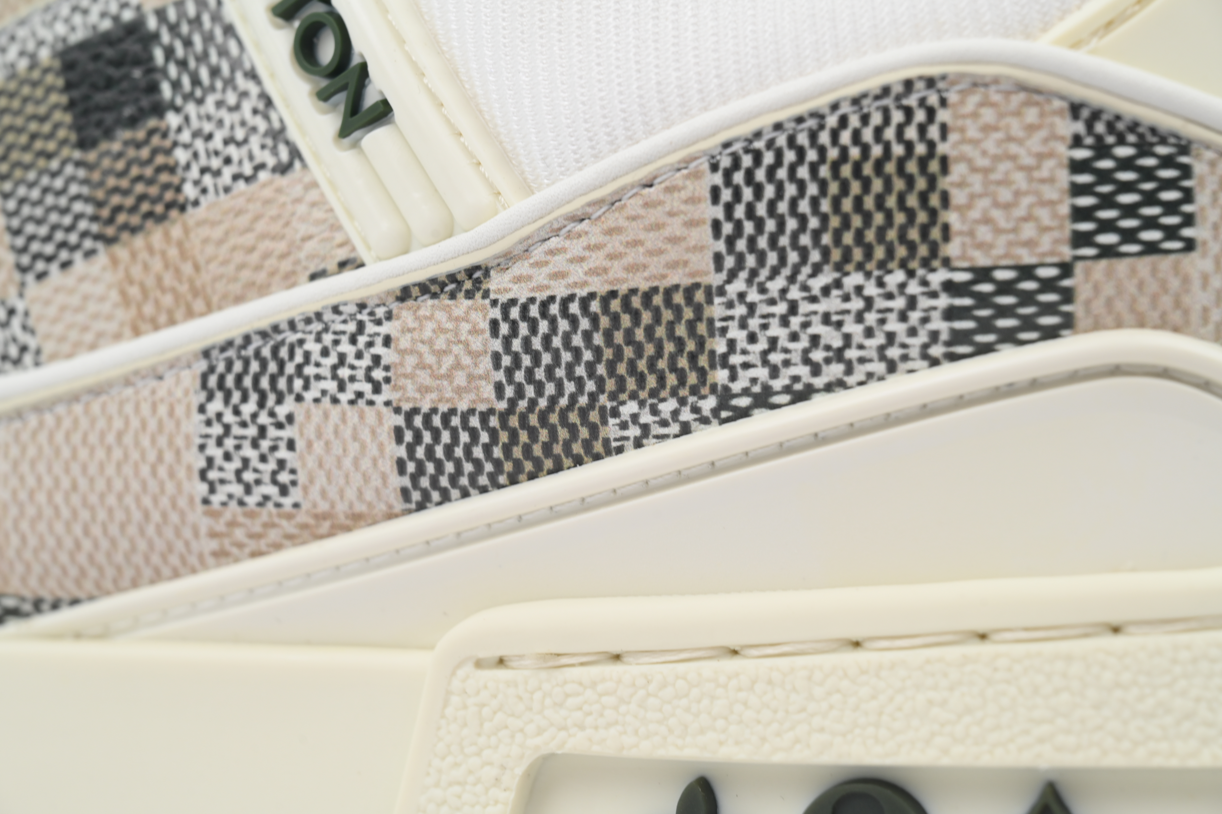 Louis Vuitton Sneakers LV Trainer Grey White Grid