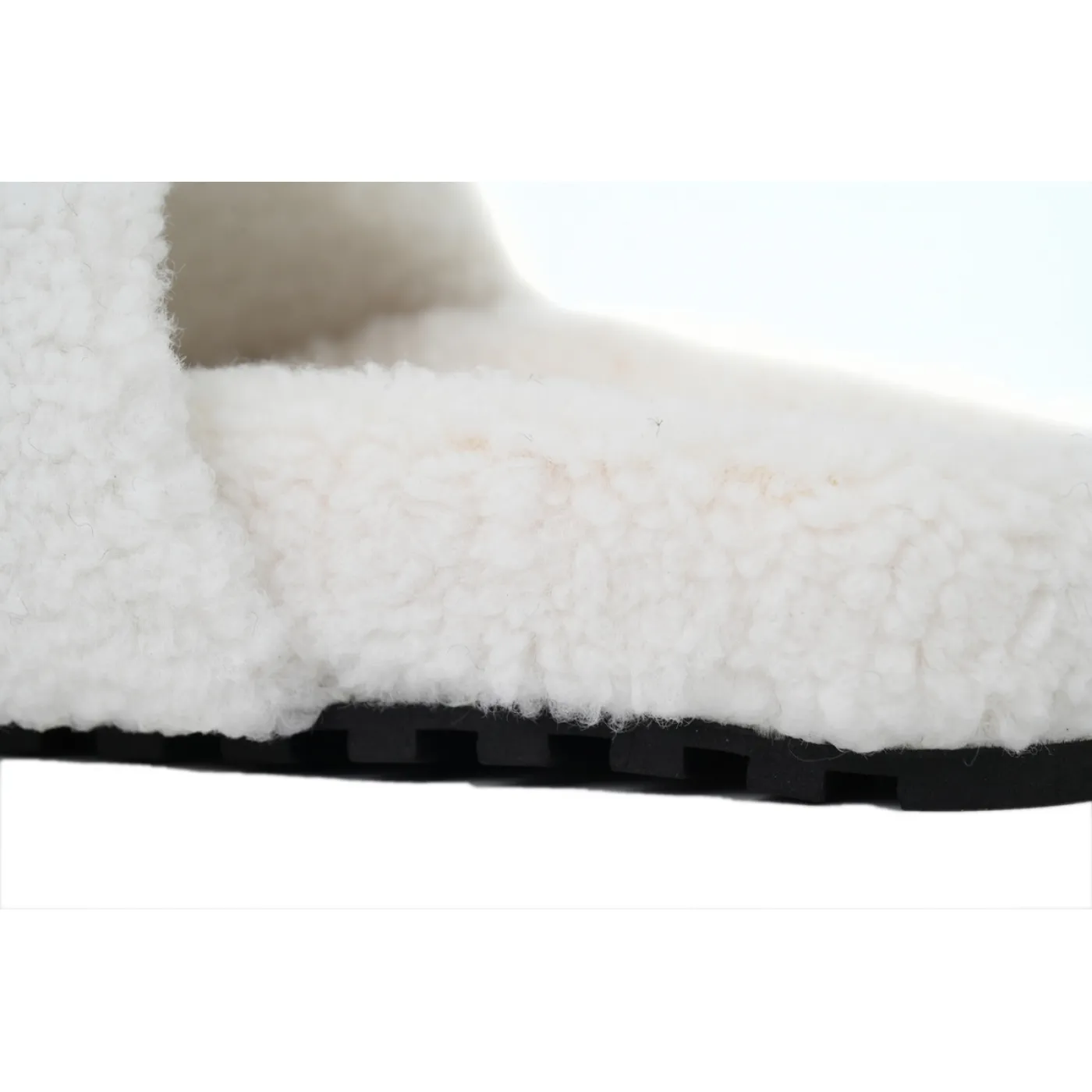 Louis Vuitton Bom Dia Shearling Flate Slippers White